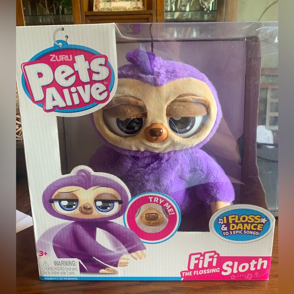 Zuru Pets Alive, FiFi the flossing Sloth! Brand new in box!